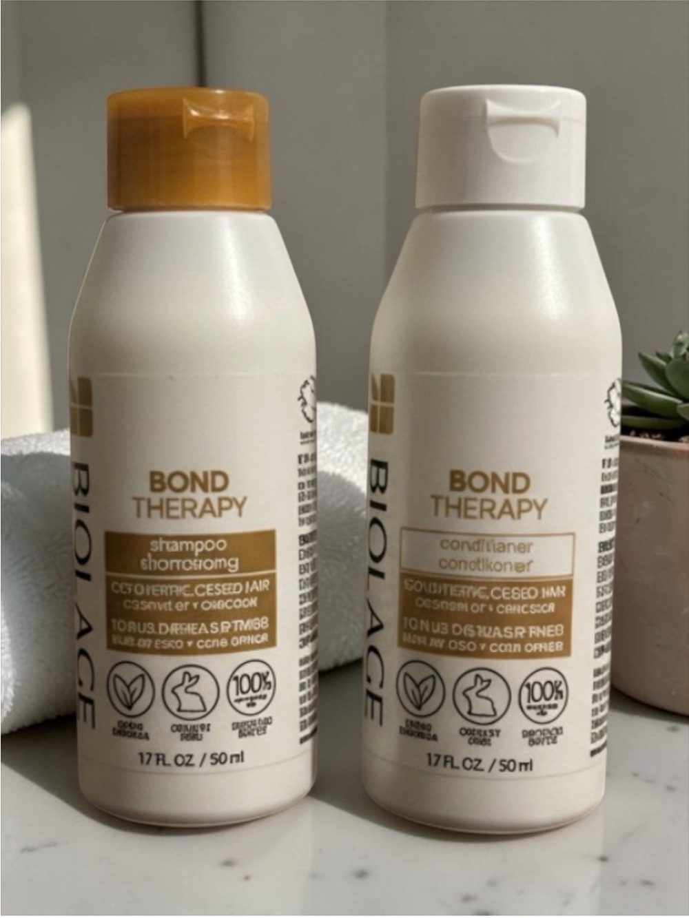 NEW Biolage Bond Therapy
Shampoo & Conditioner Set Travel
Size 1.7oz